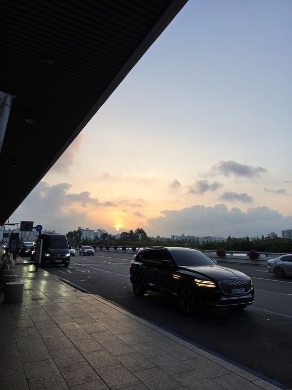 空港の日の出